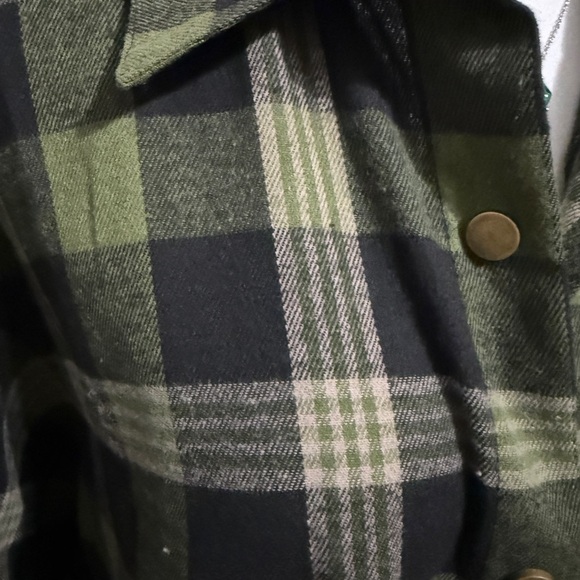 Women’s wide sleeve snap front green plaid shirt, worn once. - Picture 7 of 8
